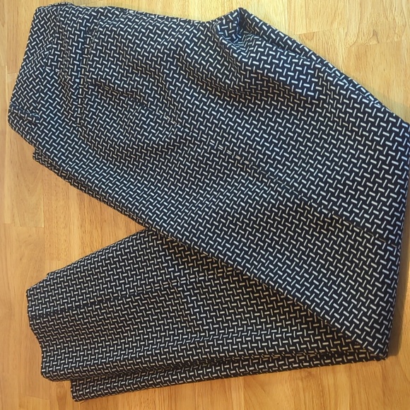 Express Columnist Pants Black/White Patterned 4R - Picture 9 of 9